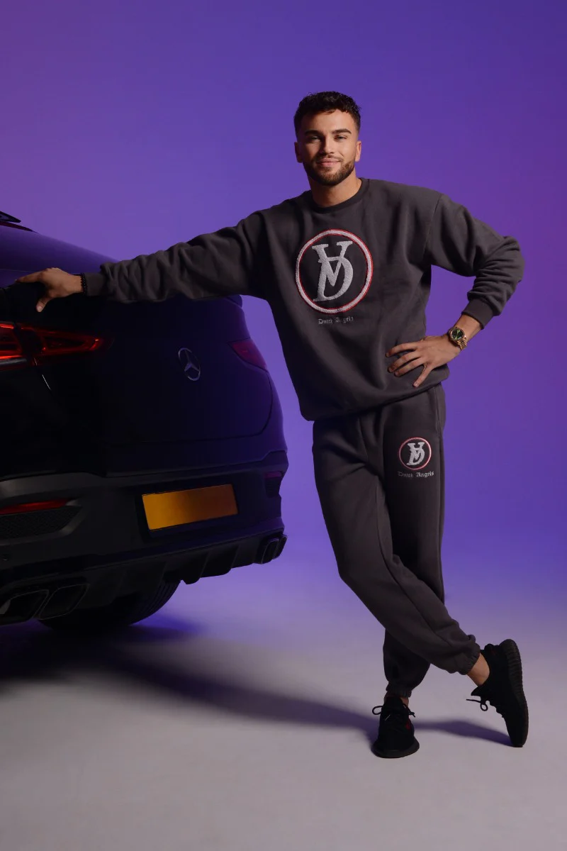 Dutch Angels Round Chenille Embroidery Grey Tracksuit - Image 3