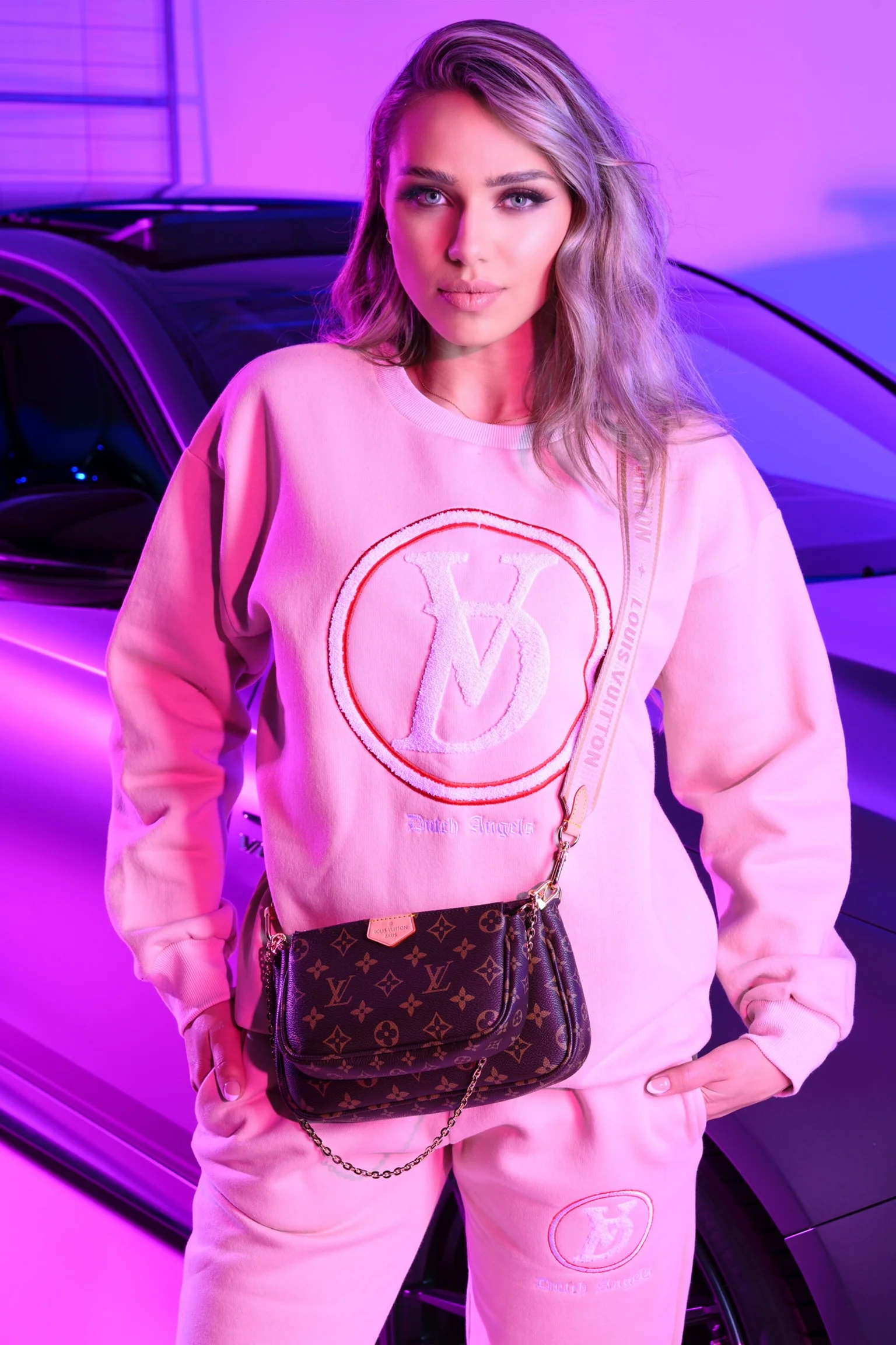 Dutch Angels Round Chenille Embroidery Pink Tracksuit - Image 7