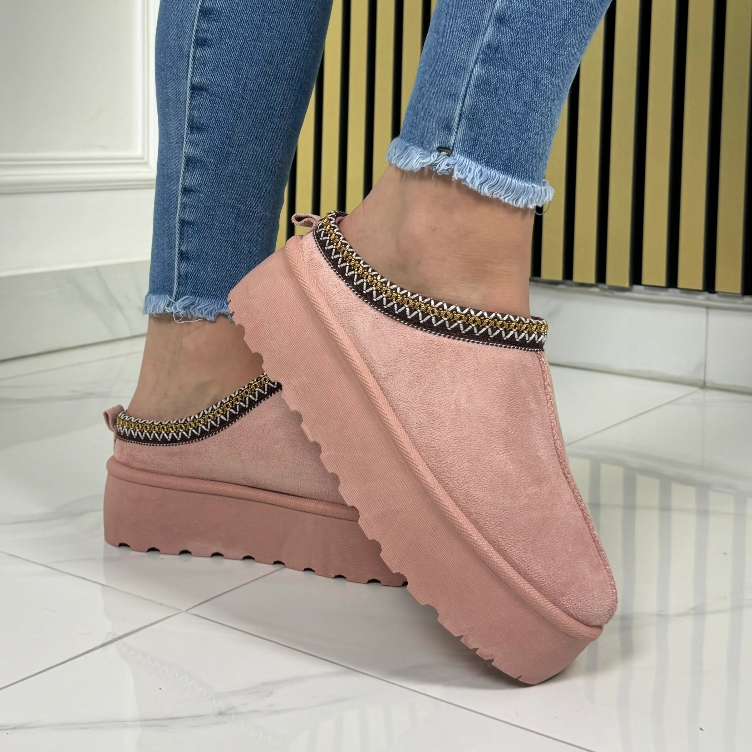FY-118 Pink Platform Taswoman Famous - Image 4