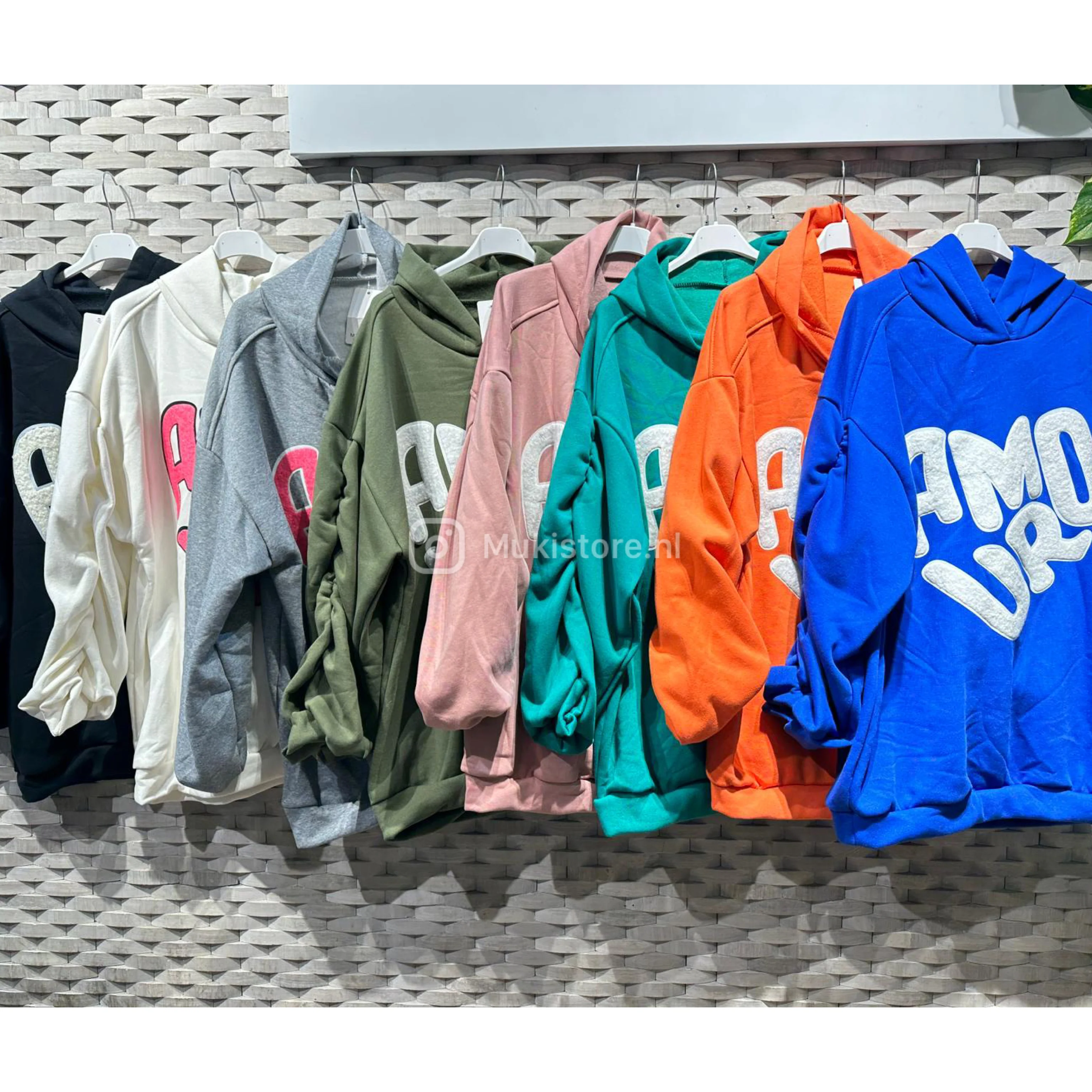 Hoodie 3D Amour Puffed Sleeves Detail - Image 6