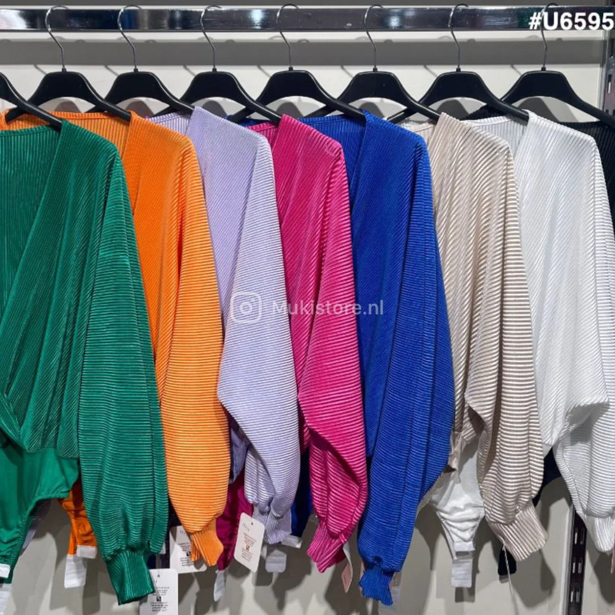 Shiny Ribbed Body V Neck - Image 5