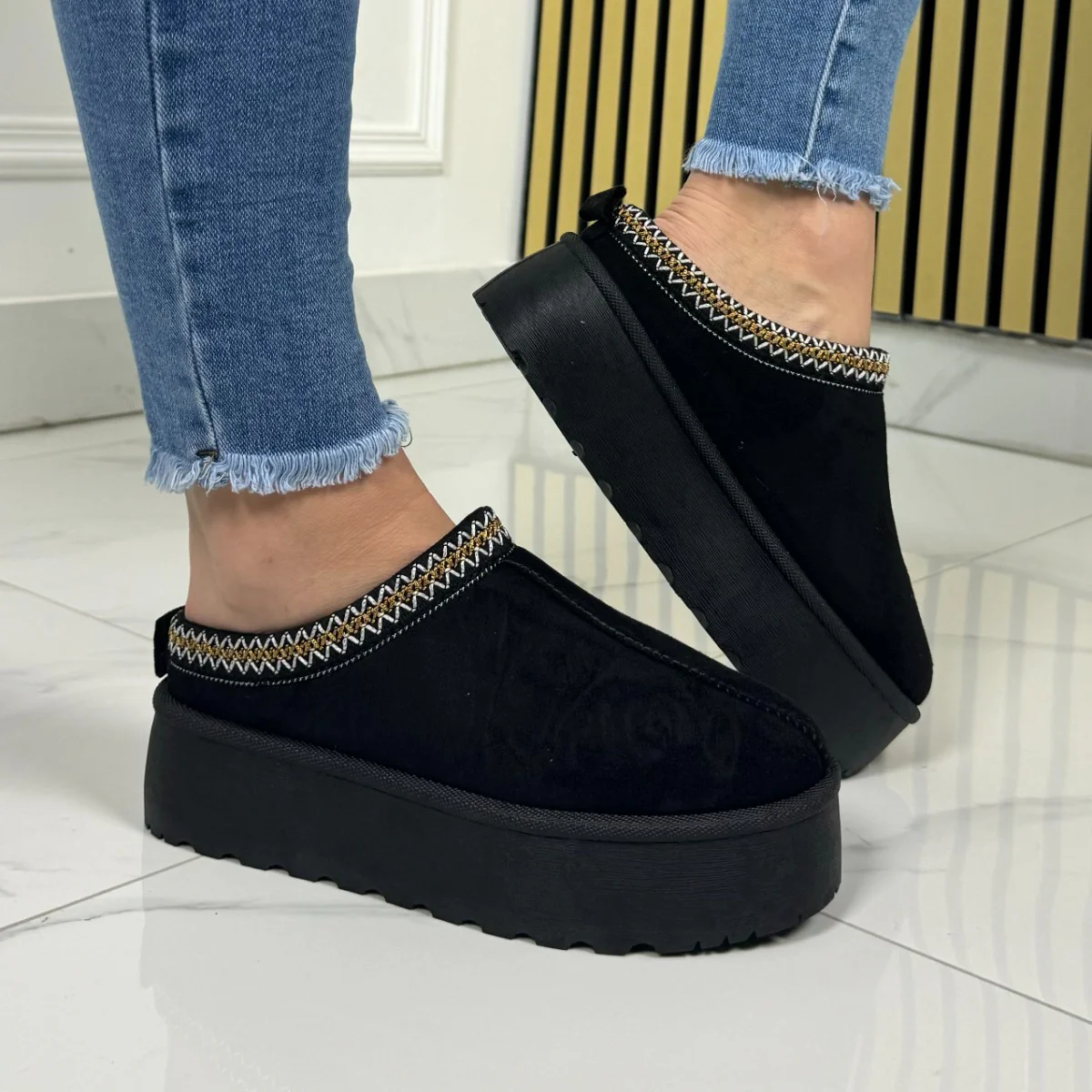 UA1822 Black Platform Taswoman Famous - Image 4