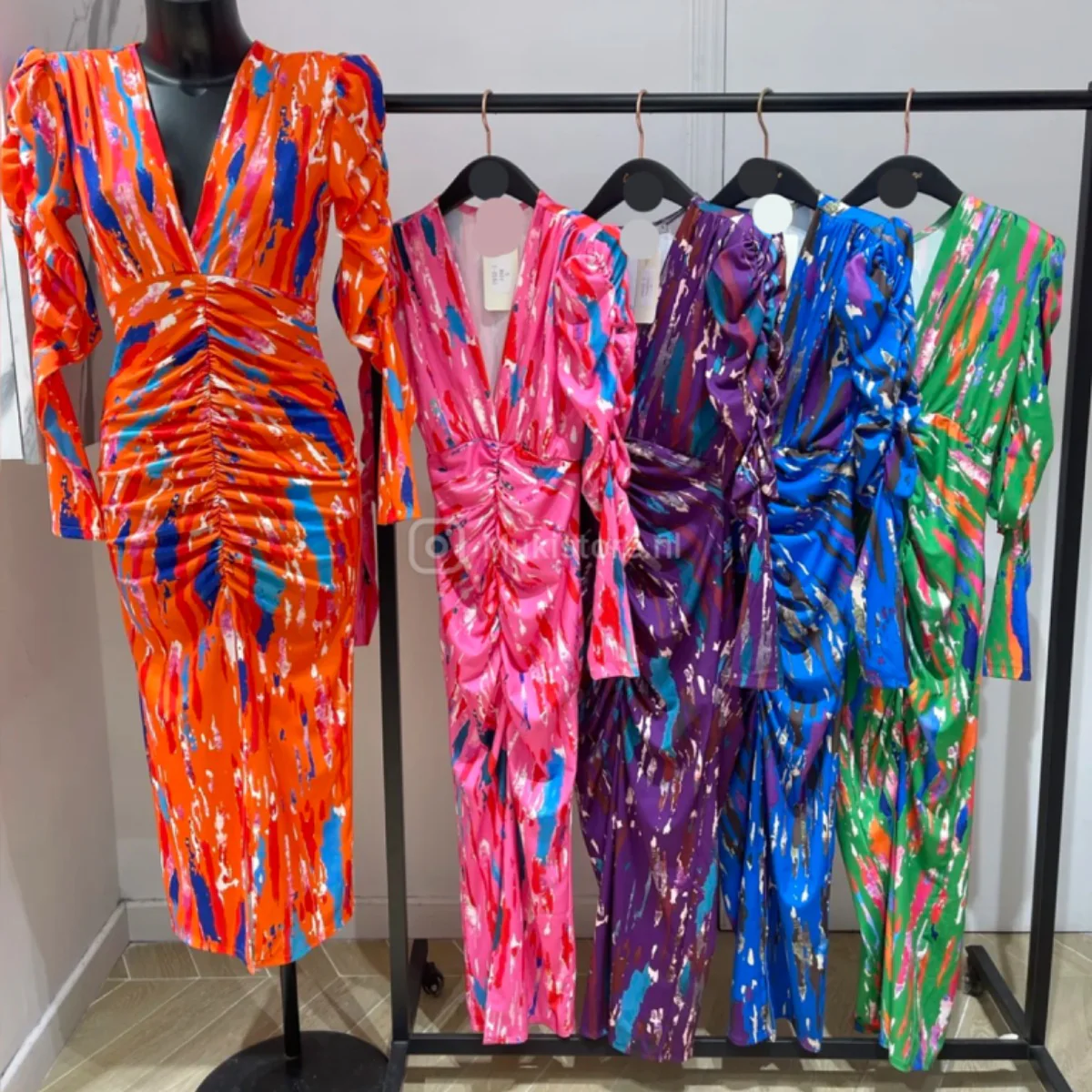 V Neck Printed Dress Taille Detail Shoulder Pads 7932-1 - Image 4